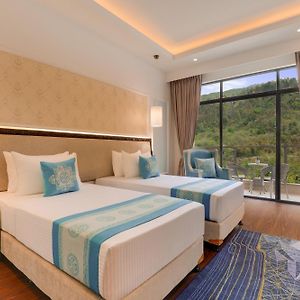Club Twin Room